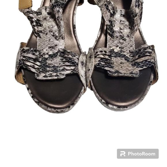 Clarks Sandals - Picture 9 of 11